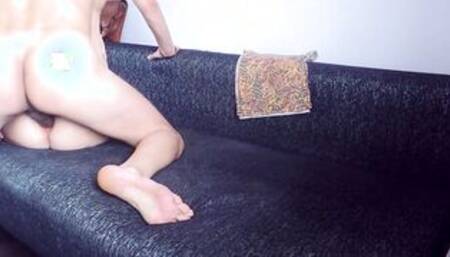 Tinder milf gets her booty fuck on the first date