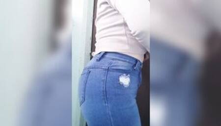 stripteace Beauty naughty mexican MILF hispanic huge ass long booty secretary take out all her clothes at work time