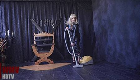 Vacuuming Like Marilyn (HDTVWMV) – Lady Kat