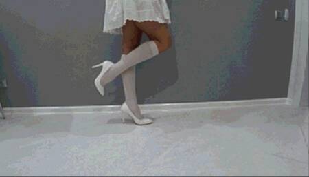 Dipping in white shoes and white socks Rd