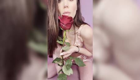 Hot Caprice V-Day Special 15-min long solo using 3 toys and HUGE orgasm