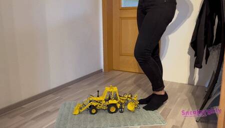 Sneaker-Girl Akira - Toy Excavator with Socks