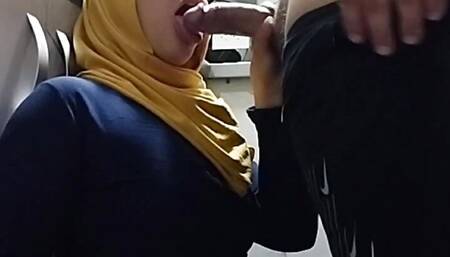 I meet my Indian step sister in the kitchen and we fuck hard in New Delhi