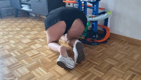 BABYSITTER CLEANS THE HOUSE BUT NANNY CAM IS ON - MOV HD