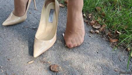 going for a walk with just one shoe on and Pantyhose HD mp4 1920x1080