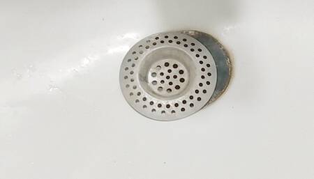 Piss unstoppable in sister's bathroom HUGE PEE HUMILIATION DIRTY TALKING