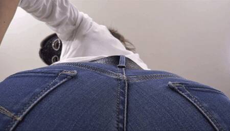 Relaxing facesitting after a long day