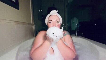 Vacation Bathtime Blowjob (with slo mo)