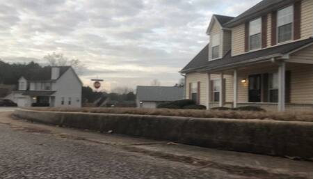 Tiny Human in Giantess Town