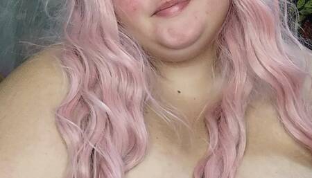 BBW Sucks Big Dildo
