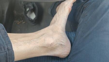 Pedal pumping while driving sockless back home (avi)