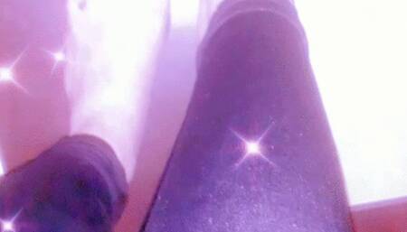 Uncut dirty nails foots