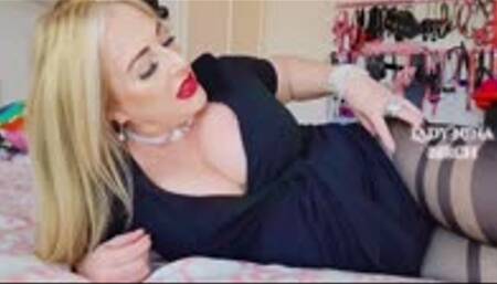 Lady Nina Birch - Pantyhose No Panties Tease