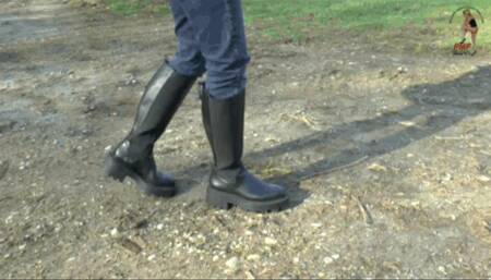 Five Hamburger for her new Boots