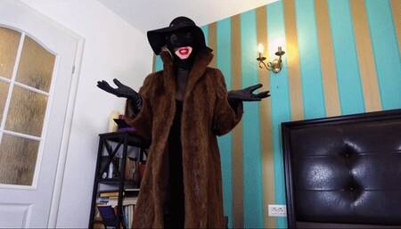 NYLON ENCASEMENT & LIPSTICK KISSES