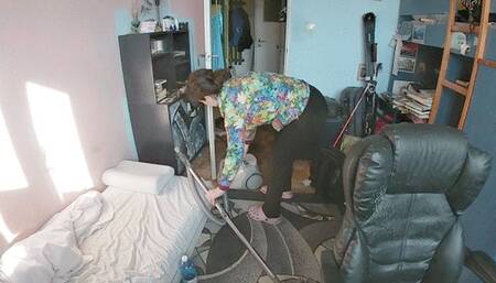 Vac my sleeping room - no doom :)