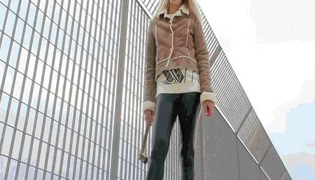 Giantess destroys cars MP4(1280*720)HD