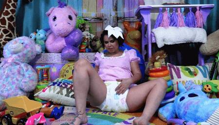 Bailey Paige: Cummies and Wetting Diaper Pleasure - MP4 sd