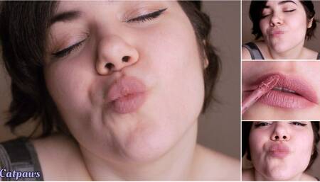 Liquid Lipstick Kissing Tease