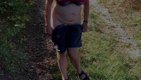 Peeing with Busty Tina 18 (MP4)