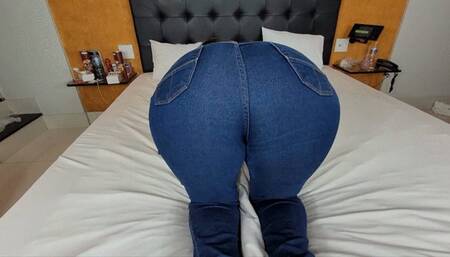 YOUNG BLONDE FARTING IN JEANS WITH HER BIG ASS - BY SCARLET BLOND - CLIP 2 IN FULL HD
