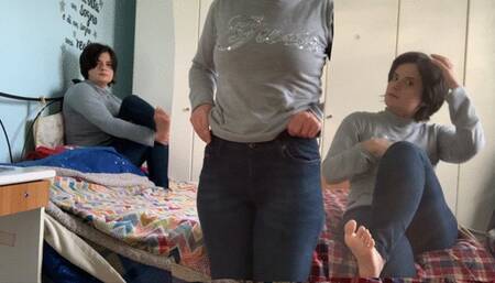 I trip over to show you how good I look in my jeans