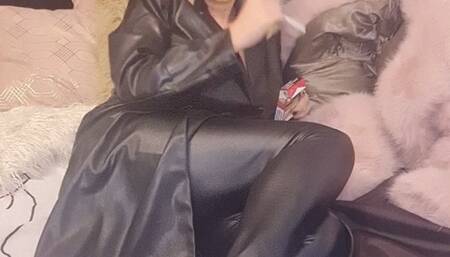 SmokerQueenJoan smokes a Marlboro Red 100 powerful in black leather coat and leather pants in high heels, glossy red lips and long lashes*MILF*GILF*Close up sequences