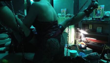 milkingmachine bondaged with rope and anal fucking