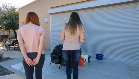 Higher or Lower Slime and Water Trivia : Jackie and Daisy WIDE SHOT