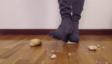 Crush Compilation - The slave's dinner preparation