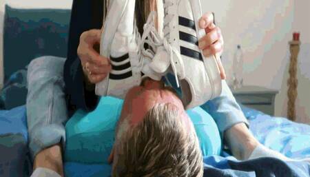 You will smell my feet! MP4(1280x720)FHD