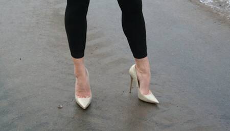 Maria's Jimmy Choo Gold Anouk Walk 3 (1920x1080)