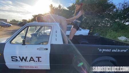 Strap-on pegging her slut in the back of a pick up truck - Miss Honour May - MP4 HD
