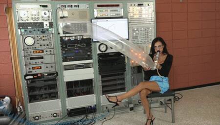 Willow Challenges Her Lungs With Some Airship Balloons (MP4 - 720p)