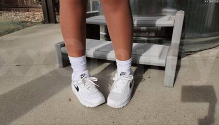 Hooters Waitress gets wet for charity