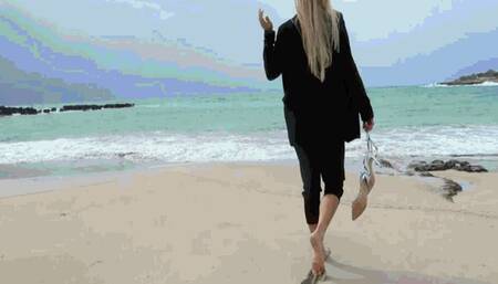 Walk in silver sandals WMV(1920x1080)FHD