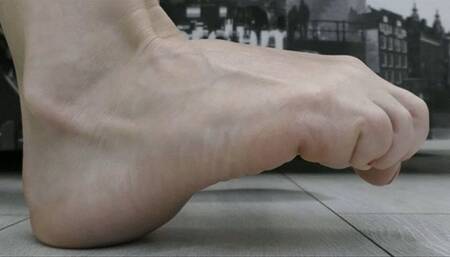 You can start toe wiggling over with the red nails (Part 2) MP4 FULL HD 1080p