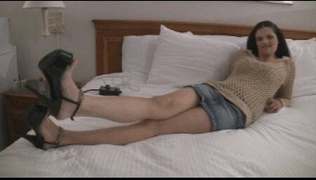 I Found Big Titty Amber While Vacationing At Gatlenburg, TN! I Played With Her, Came On Her Belly Then On Her Face! (mp4)