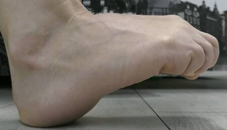 You can start toe wiggling over with the red nails (Part 3) MP4 FULL HD 1080p