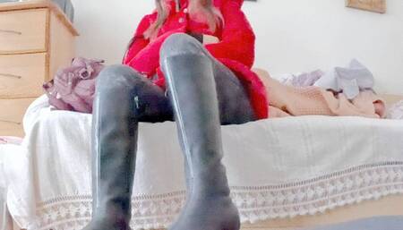 Mistressyammyboots in action