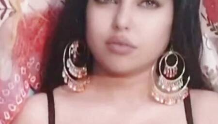 Meri soniya teacher ke boobs bhut sexy or bade he unhone Aaj mujhe sex ke bare me bataya