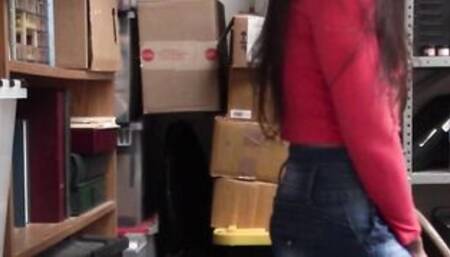 Latina teen thief ready to satisfy a cop