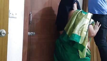 Hindustan Hot Savita aunty seduce electrician while he repairing light (Light mistri ke sath kya kand) Hindi audio