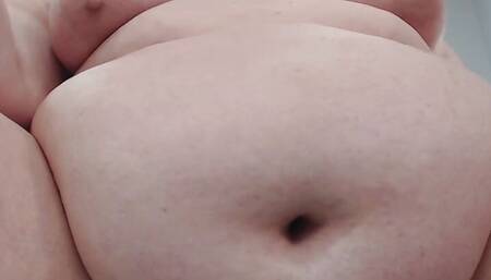 beautiful hot big bbw showing her nice big body