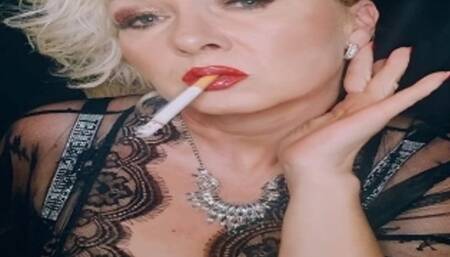 Glamorous Smoker MILF pulls elegant, intense and very close to her Camel 100
