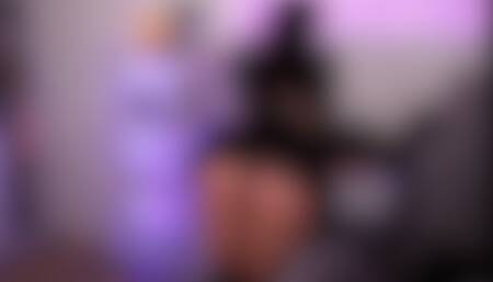 Egirl shakes her booty and squeezes her boobs <3