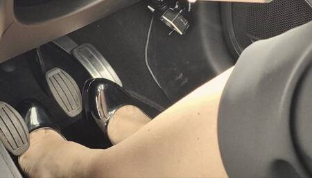 PA drives her Corsa in Platform Heels - Overview