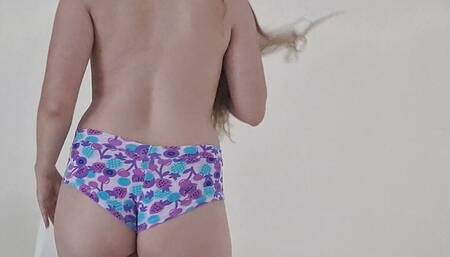 loock my wet panties at home daddy