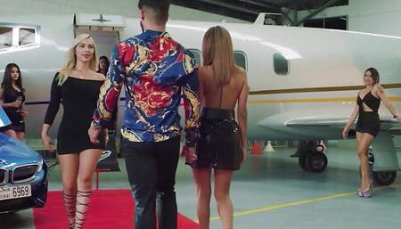 boxing naked around luxury cars GGmansin