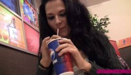 Tinder Date at KFC Burger Store ends in wild blowjob, fuck and cumshot inside - PARTY JULE